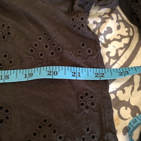 Lucky brand off the shoulder (or not) eyelet top - Picture 6 of 7